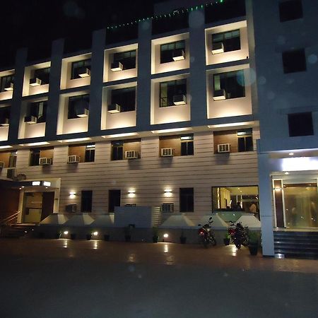 Hotel Sun Plaza Ankleshwar Dış mekan fotoğraf
