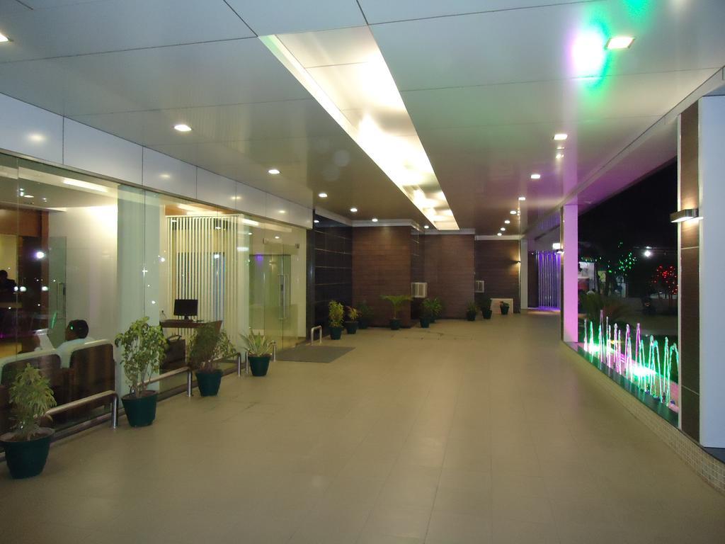 Hotel Sun Plaza Ankleshwar Dış mekan fotoğraf