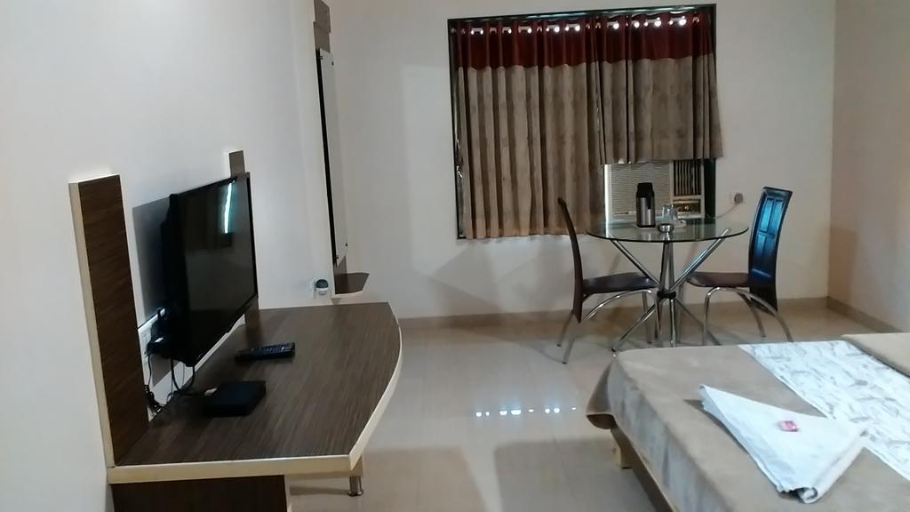 Hotel Sun Plaza Ankleshwar Dış mekan fotoğraf