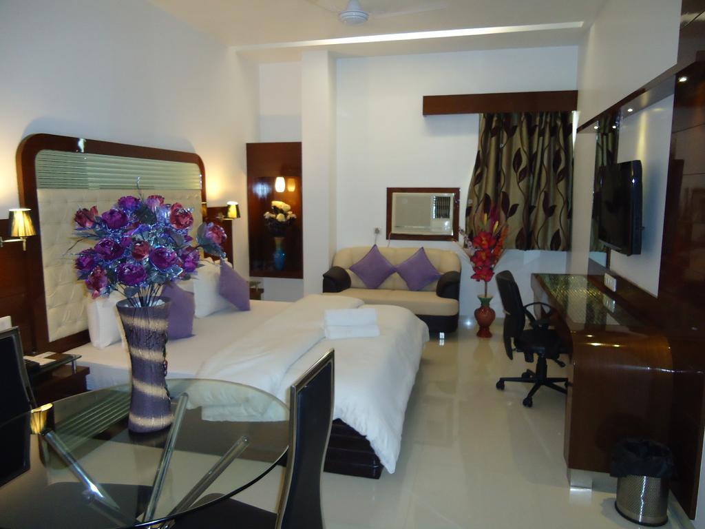 Hotel Sun Plaza Ankleshwar Dış mekan fotoğraf